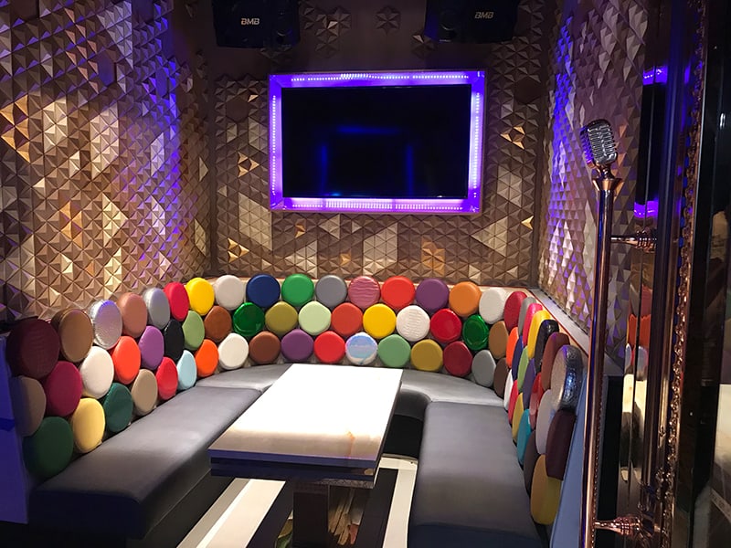 145_golden_disco