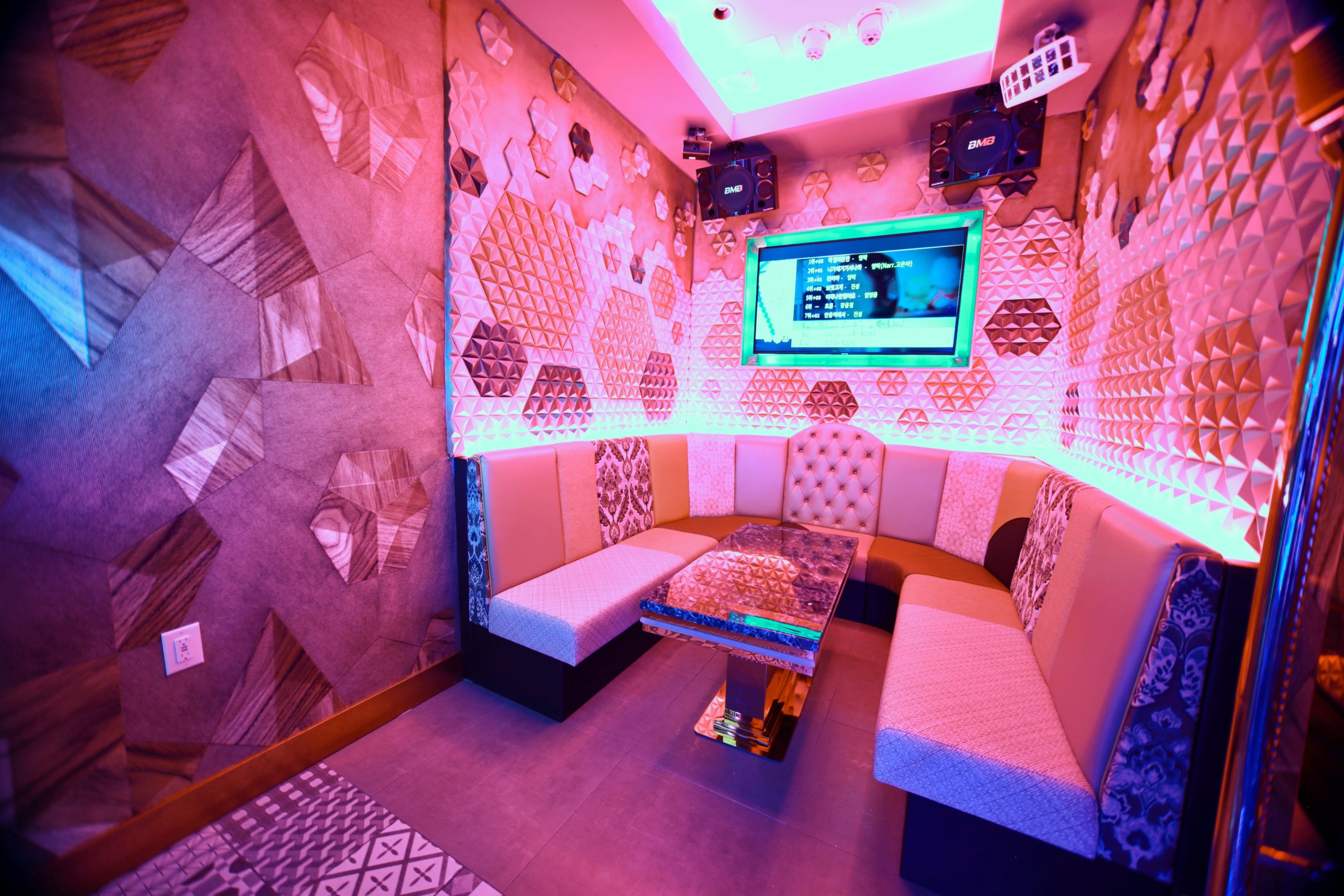 room 33